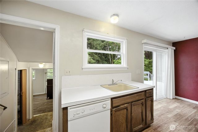 306 E SR 4, Cathlamet, WA 98612