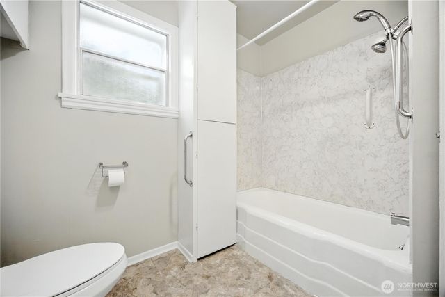 306 E SR 4, Cathlamet, WA 98612