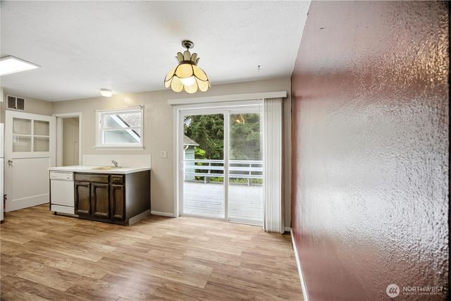 306 E SR 4, Cathlamet, WA 98612