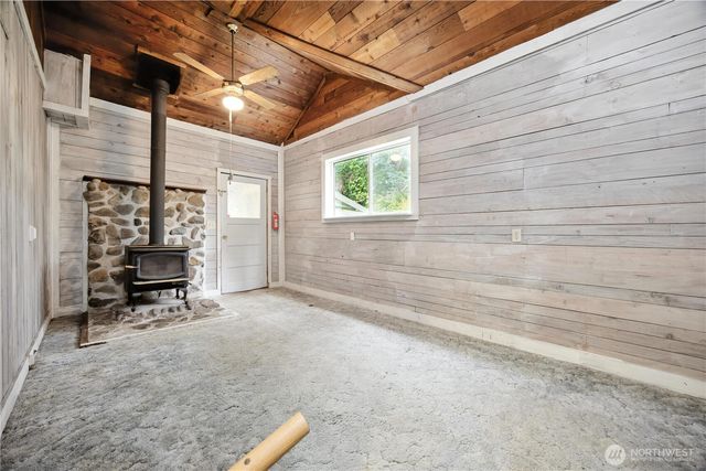 306 E SR 4, Cathlamet, WA 98612