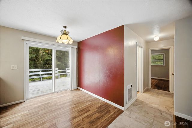 306 E SR 4, Cathlamet, WA 98612