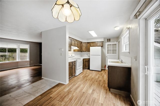 306 E SR 4, Cathlamet, WA 98612