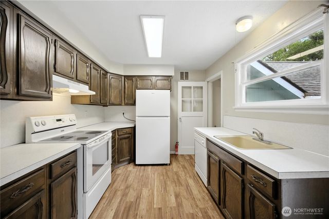 306 E SR 4, Cathlamet, WA 98612