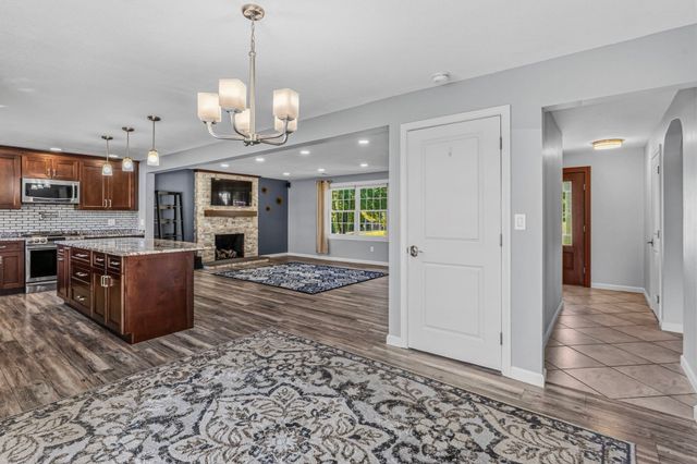 263 College Hwy, Southampton, MA 01073