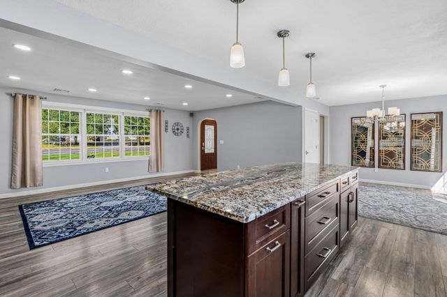 263 College Hwy, Southampton, MA 01073
