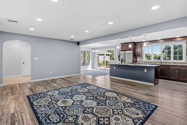 263 College Hwy, Southampton, MA 01073