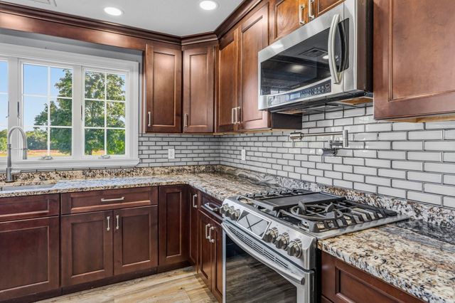 263 College Hwy, Southampton, MA 01073