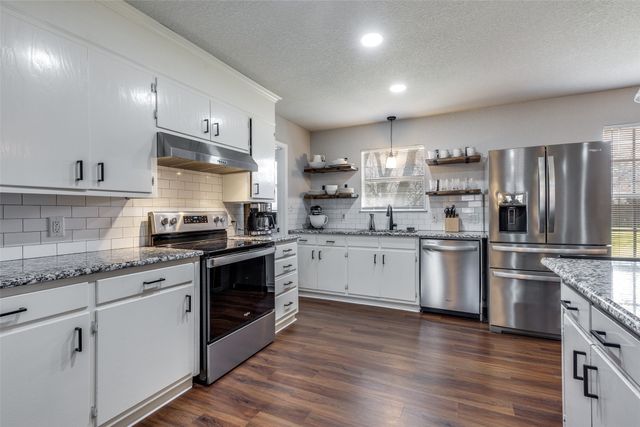 3205 S Lipsey Street, Decatur, TX 76234