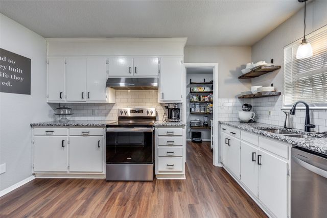 3205 S Lipsey Street, Decatur, TX 76234