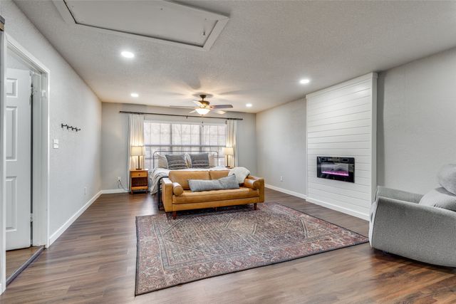 3205 S Lipsey Street, Decatur, TX 76234