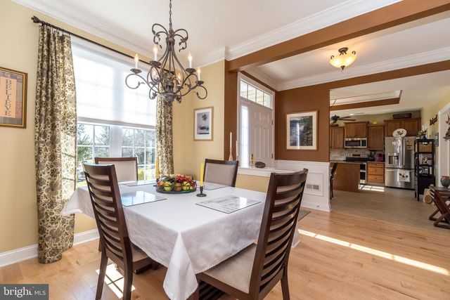 30 KOMEN CT, Sellersville, PA 18960