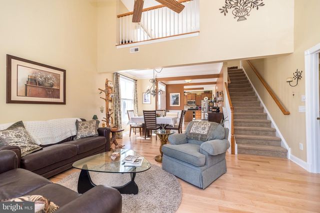 30 KOMEN CT, Sellersville, PA 18960