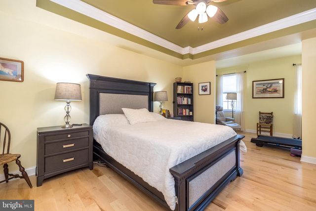 30 KOMEN CT, Sellersville, PA 18960