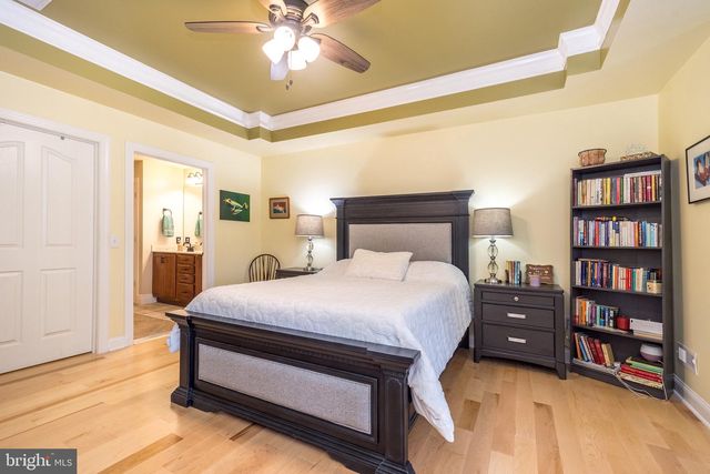 30 KOMEN CT, Sellersville, PA 18960