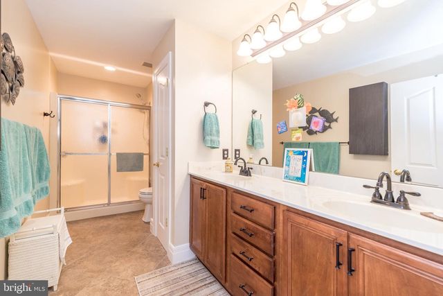 30 KOMEN CT, Sellersville, PA 18960