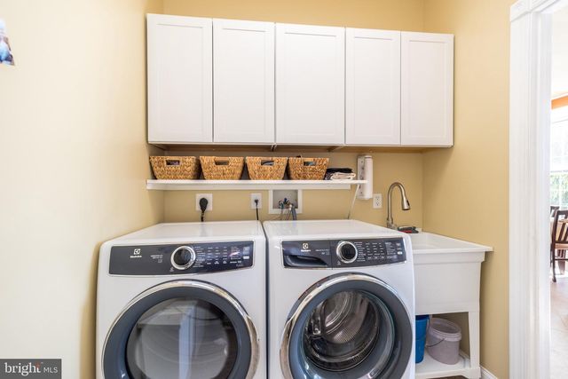 30 KOMEN CT, Sellersville, PA 18960