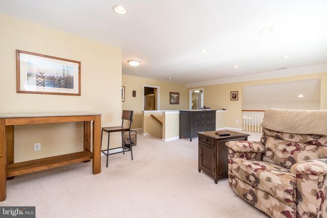 30 KOMEN CT, Sellersville, PA 18960