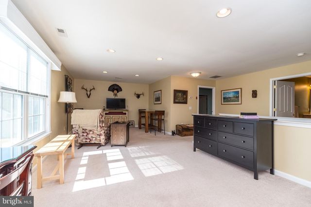 30 KOMEN CT, Sellersville, PA 18960