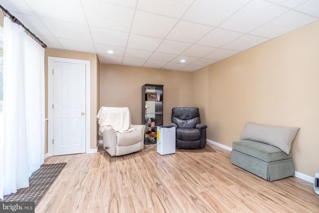 30 KOMEN CT, Sellersville, PA 18960