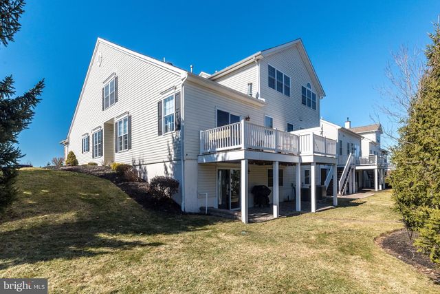 30 KOMEN CT, Sellersville, PA 18960