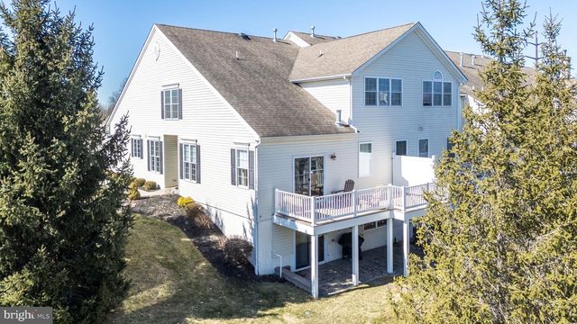 30 KOMEN CT, Sellersville, PA 18960