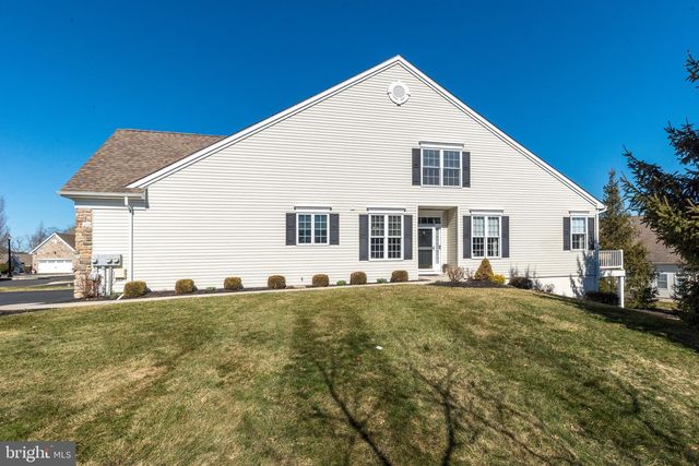 30 KOMEN CT, Sellersville, PA 18960