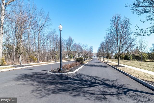 30 KOMEN CT, Sellersville, PA 18960