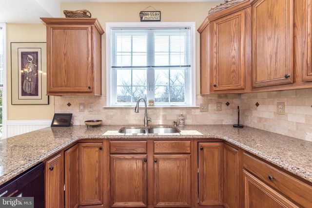 30 KOMEN CT, Sellersville, PA 18960