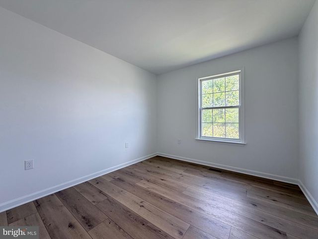 87 NORTHWINDS DR, Charles Town, WV 25414