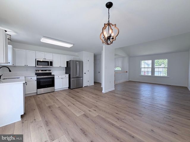 87 NORTHWINDS DR, Charles Town, WV 25414
