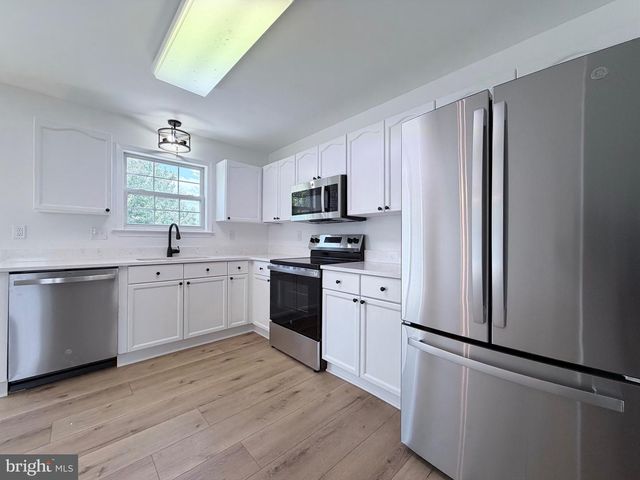 87 NORTHWINDS DR, Charles Town, WV 25414