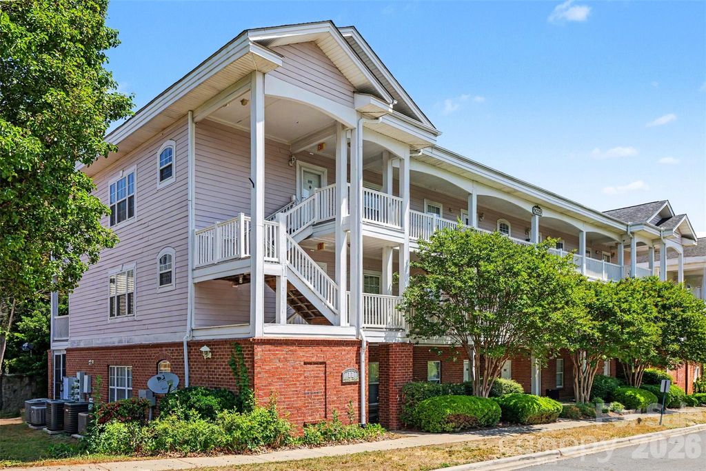9241 Meadow Vista Road, Charlotte, NC 28213