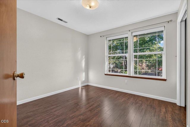 100 Brierwood Drive, Talent, OR 97540