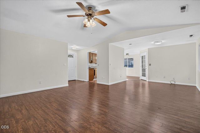 100 Brierwood Drive, Talent, OR 97540