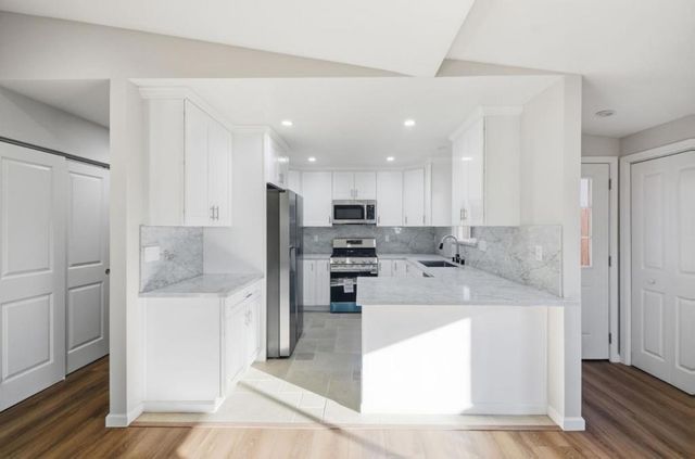 359 Reindollar Avenue, Marina, CA 93933