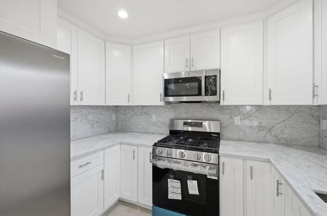 359 Reindollar Avenue, Marina, CA 93933