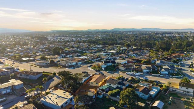 359 Reindollar Avenue, Marina, CA 93933