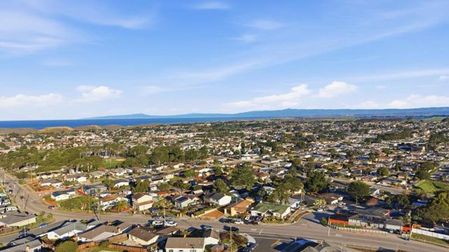 359 Reindollar Avenue, Marina, CA 93933