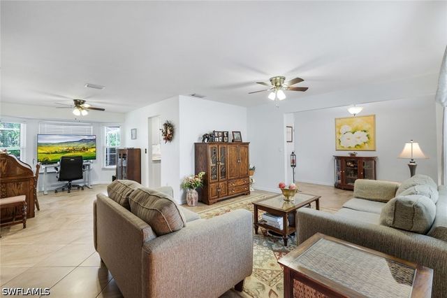 9814 Country Oaks DR, Fort Myers, FL 33967