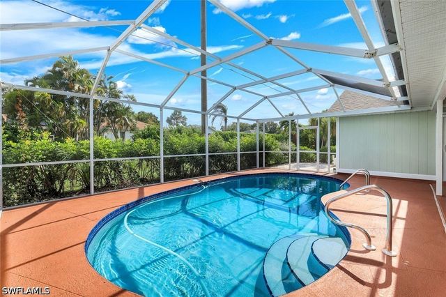 9814 Country Oaks DR, Fort Myers, FL 33967