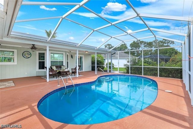 9814 Country Oaks DR, Fort Myers, FL 33967