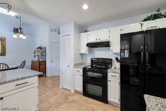 9814 Country Oaks DR, Fort Myers, FL 33967