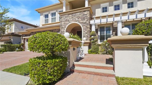 20253 Via Galileo, Porter Ranch, CA 91326