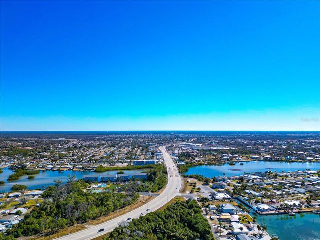 950 OXFORD DRIVE, Englewood, FL 34223