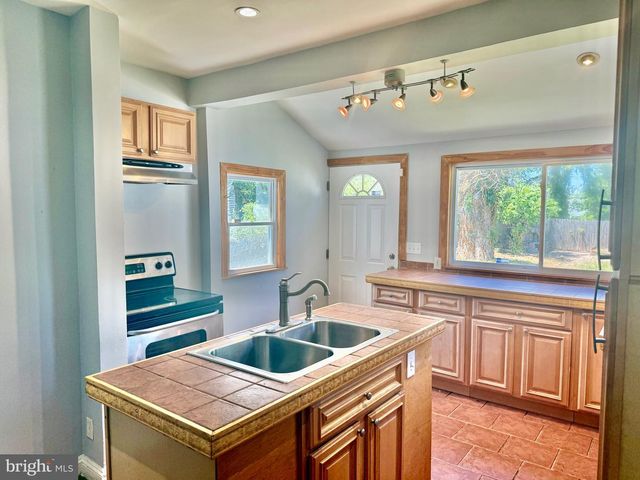 6506 GATEWAY BLVD, District Heights, MD 20747