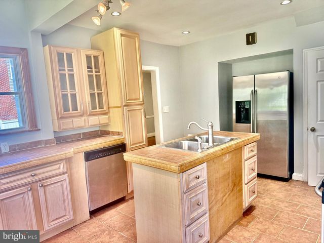 6506 GATEWAY BLVD, District Heights, MD 20747