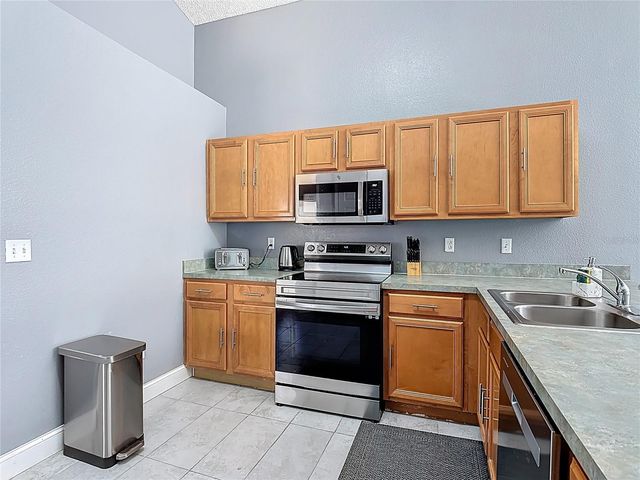 168 HIDEAWAY BEACH LANE, Kissimmee, FL 34746