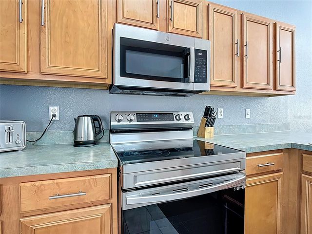 168 HIDEAWAY BEACH LANE, Kissimmee, FL 34746