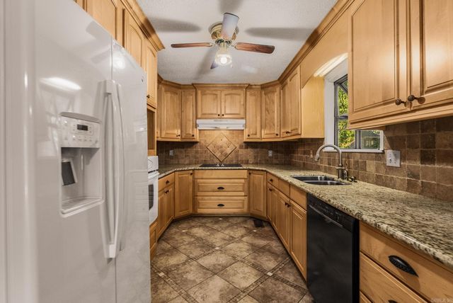 1212 N JEFF DAVIS Street, Jacksonville, AR 72116