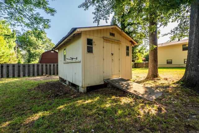 1212 N JEFF DAVIS Street, Jacksonville, AR 72116
